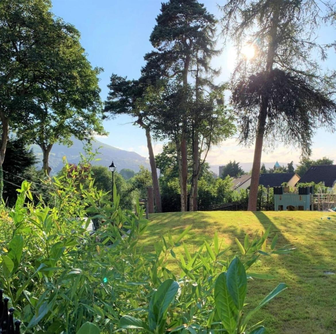 Beautiful 4-Bed Home, Hot Tub & Stunning Views - Abergavenny Dış mekan fotoğraf