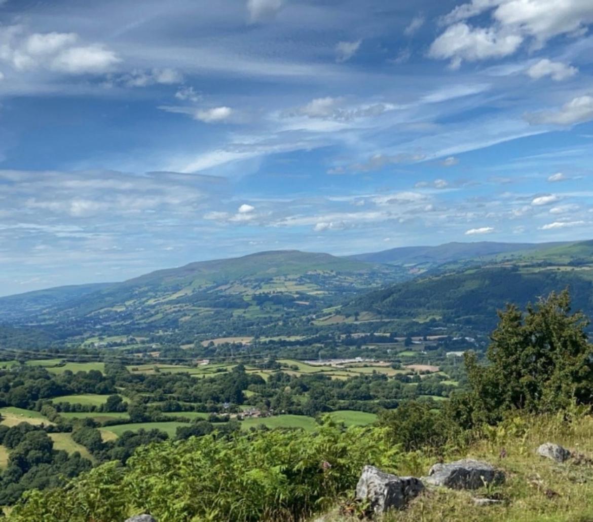 Beautiful 4-Bed Home, Hot Tub & Stunning Views - Abergavenny Dış mekan fotoğraf